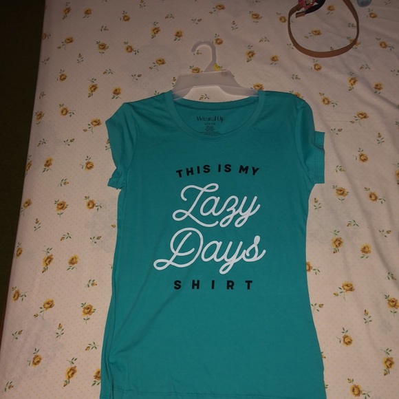 I’m selling these shirts bc I don’t need them anymore I never worn them - Picture 5 of 6